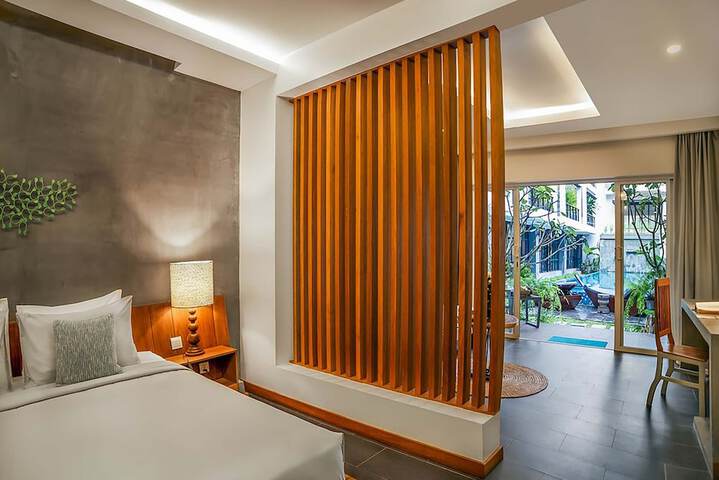 Room 16 of 52