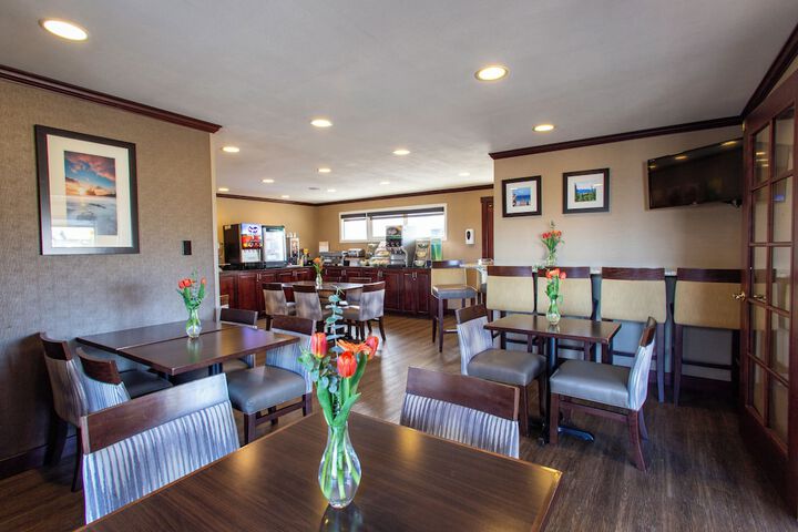 Breakfast/Coffee Service 41 of 47