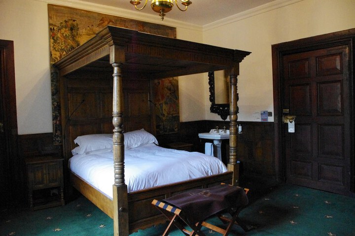 Room 12 of 46