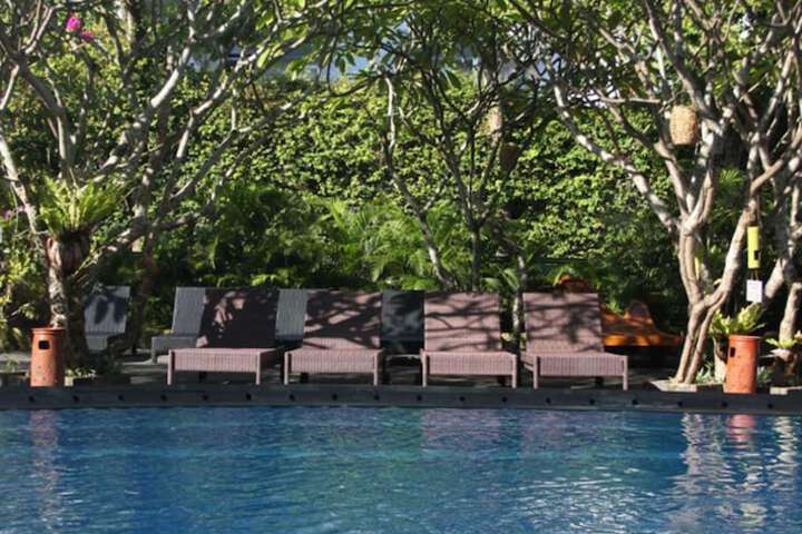 Hotel with Pool