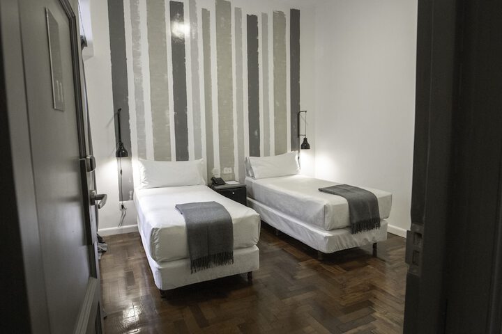 Room 10 of 67