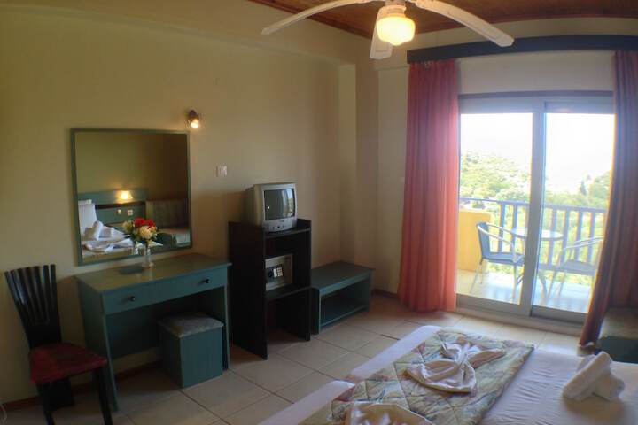 Room 10 of 50