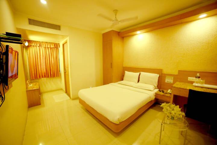 Room 4 of 39
