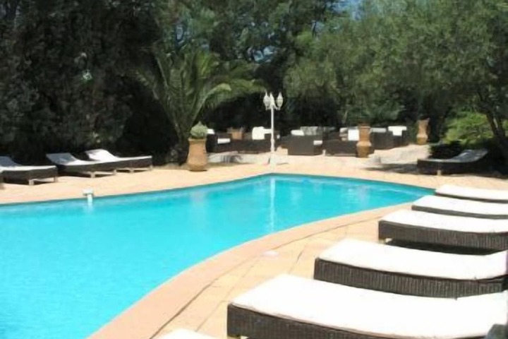 Pool 39 of 47