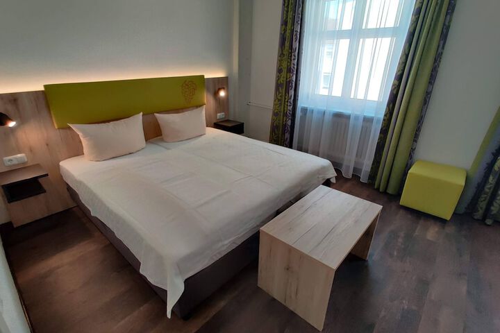 Room 8 of 61