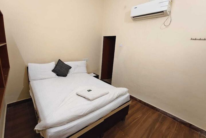 Room 7 of 38