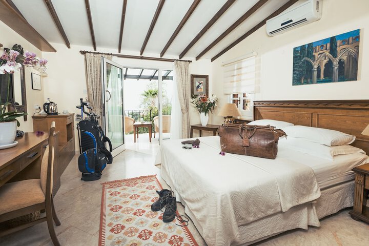 Room 4 of 31