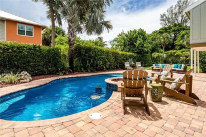 Pool 13 of 17