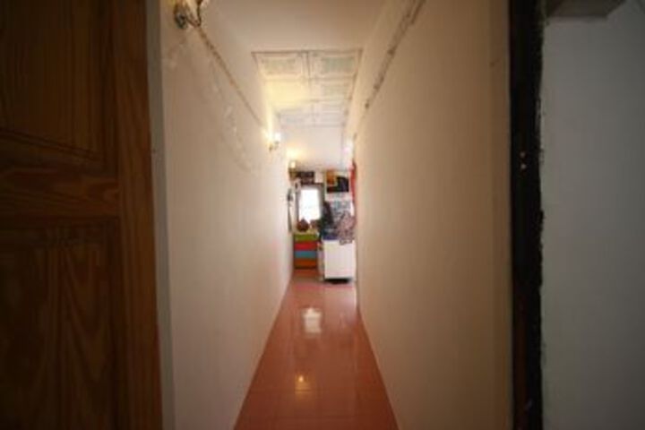 Room 6 of 15