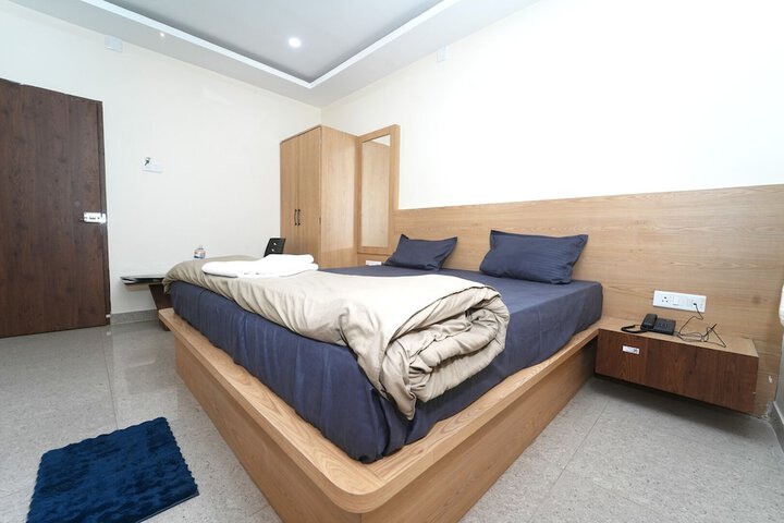 Room 3 of 34