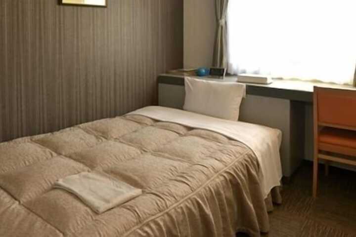 Room 10 of 35