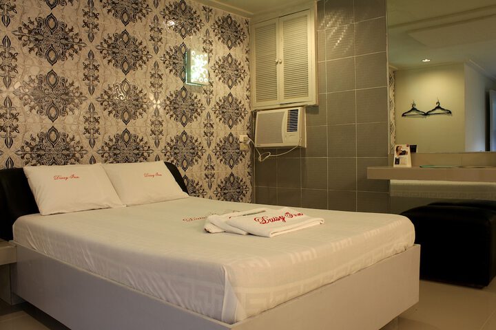 Room 2 of 24