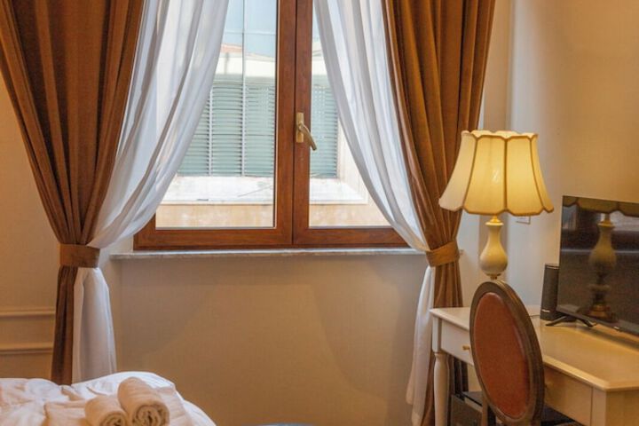 Room 42 of 96