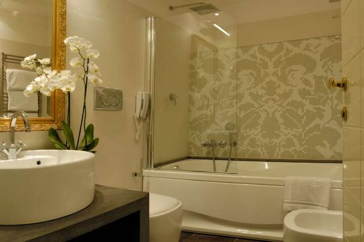 Room 47 of 68