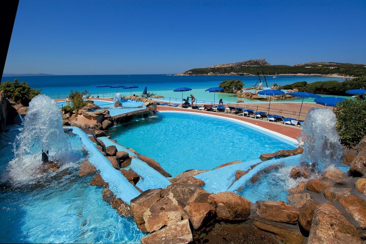Hotel Pool