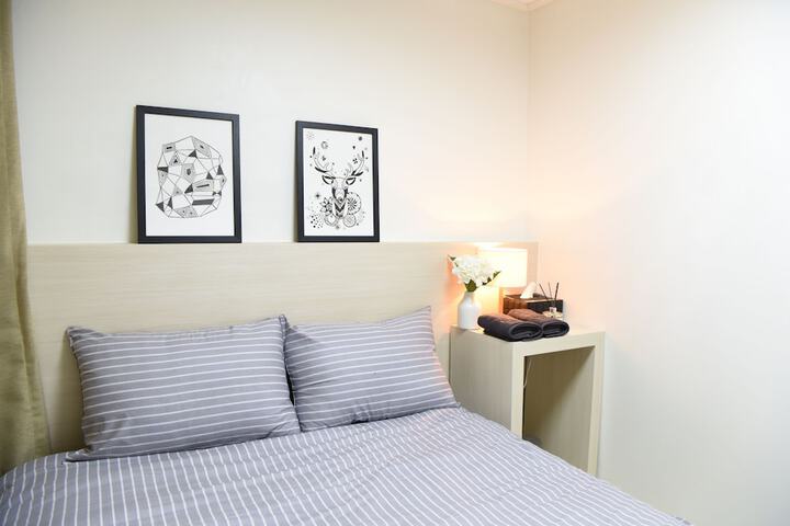 Room 8 of 31