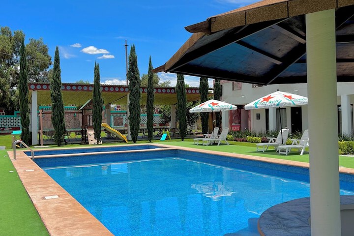 Pool 43 of 64