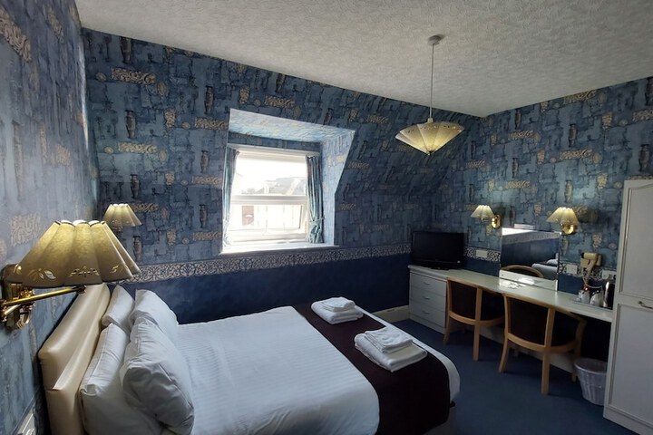 Room 18 of 44