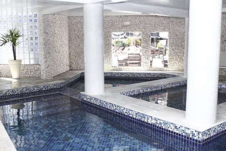 Pool Hotel