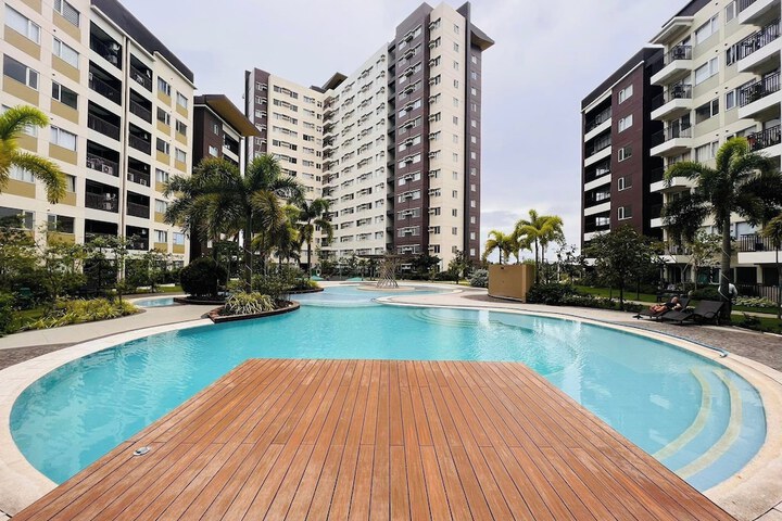 Pool 40 of 53