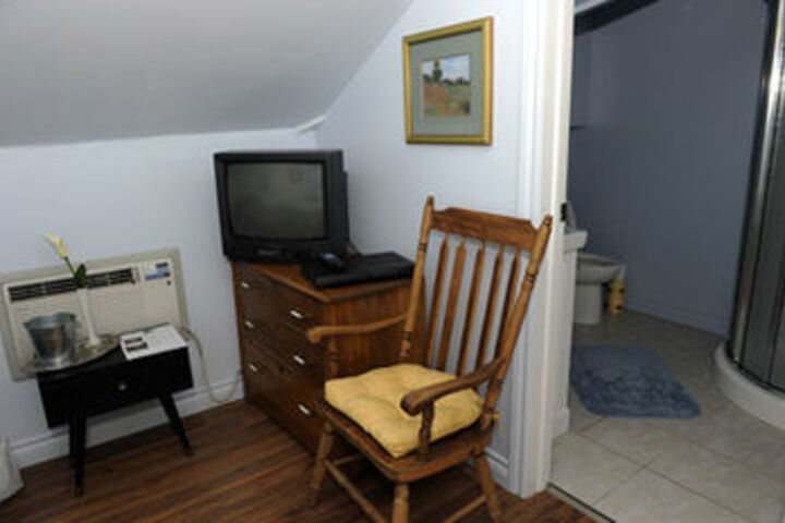 Room 30 of 36