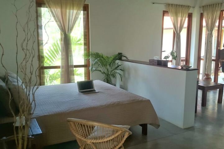 Room 4 of 79