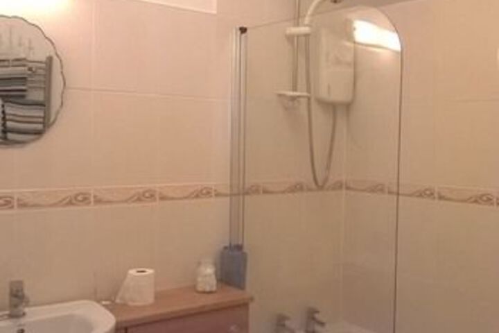 Room 2 of 38