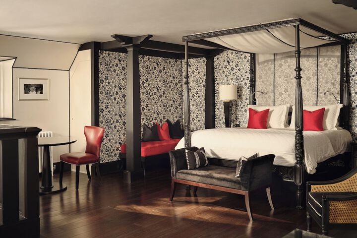 Room 76 of 200