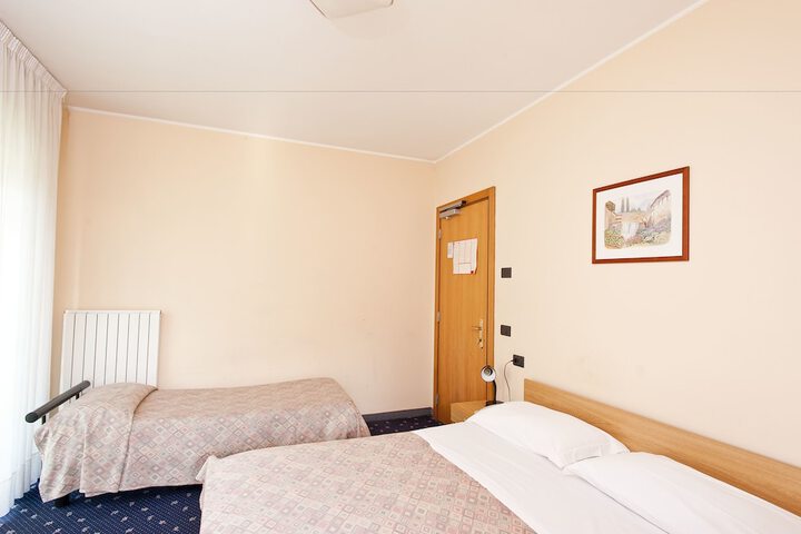 Room 4 of 46