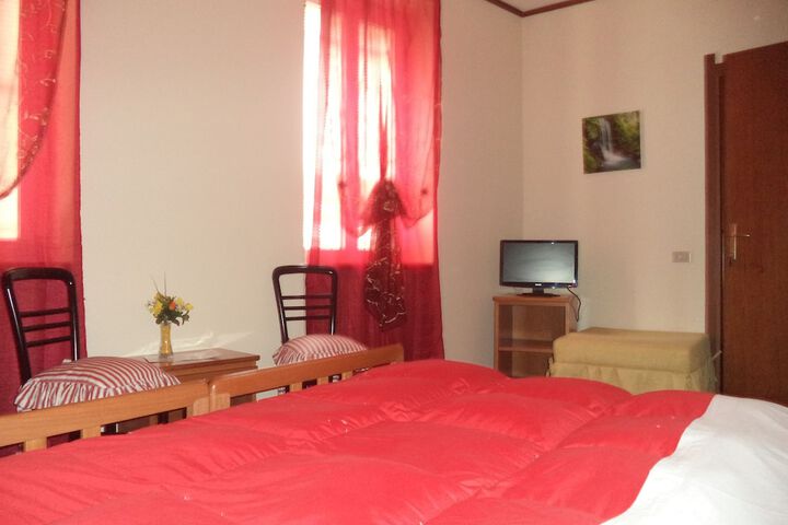 Room 10 of 43