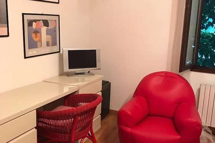 Room 15 of 19