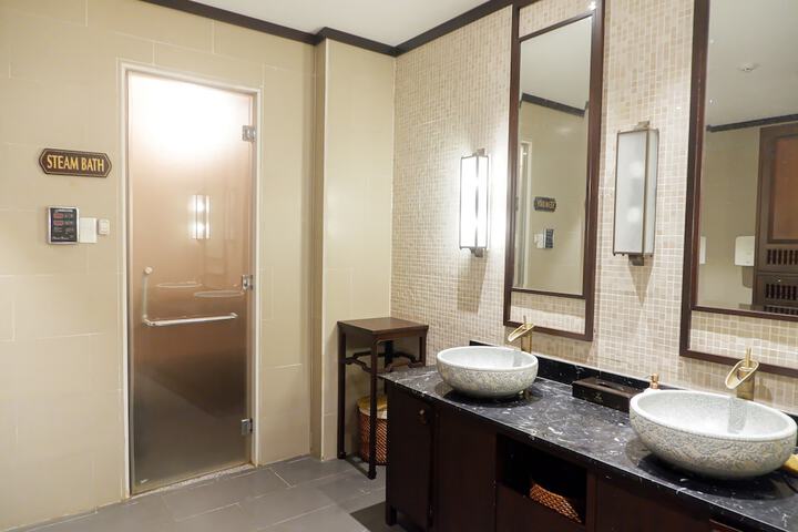 Room 41 of 74