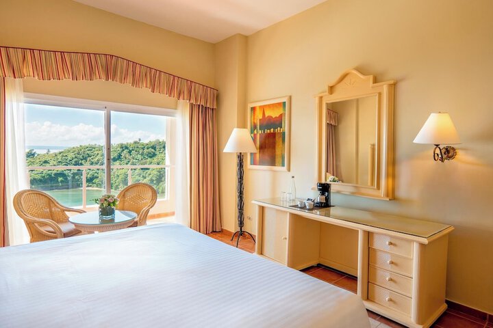 Room 25 of 123