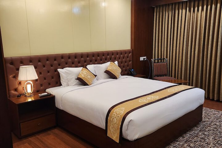 Room 8 of 43