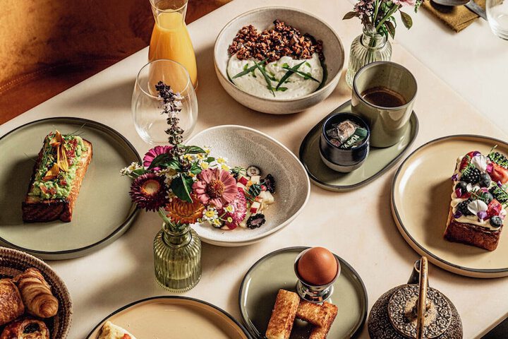 Breakfast/Coffee Service 100 of 110