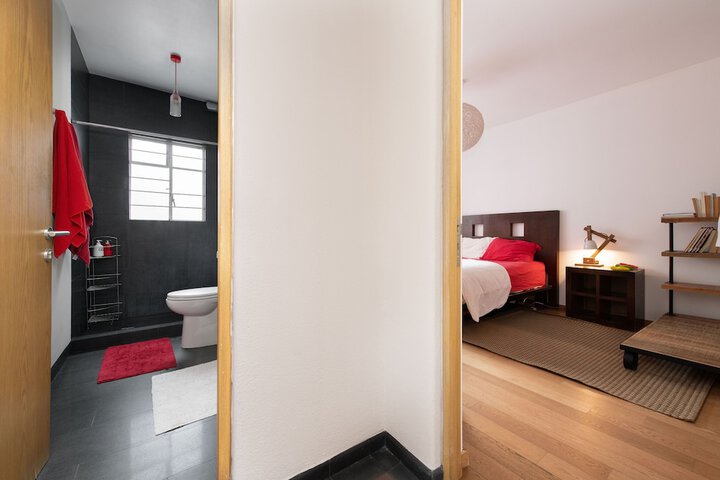 Room 6 of 28