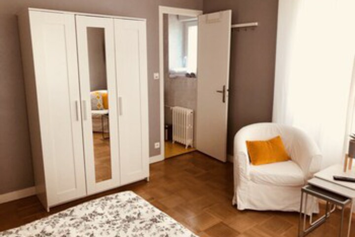 Room 21 of 25