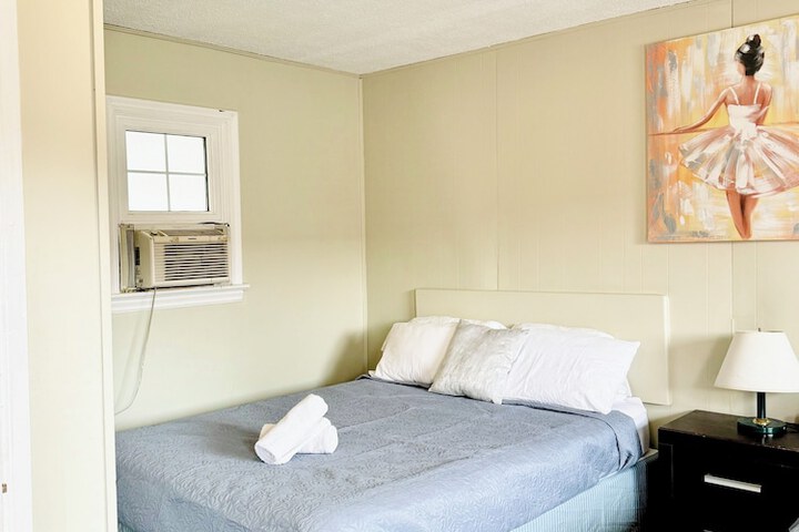 Room 6 of 23
