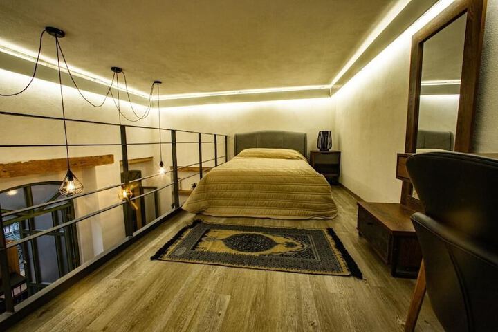 Room 3 of 10
