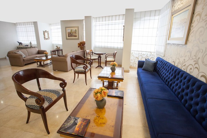 Entrance & Lobby