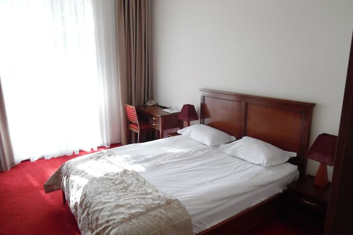 Room 3 of 47