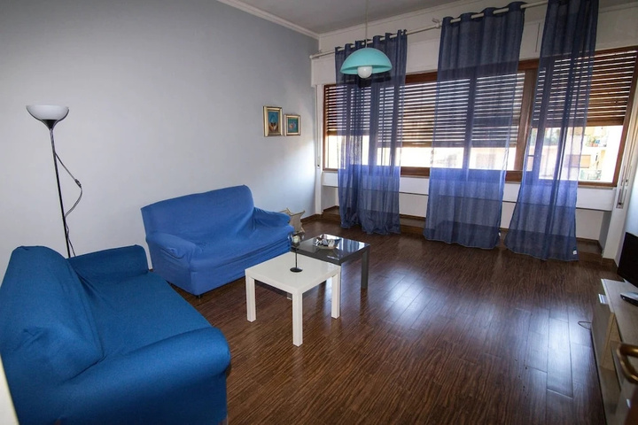 Room 10 of 20