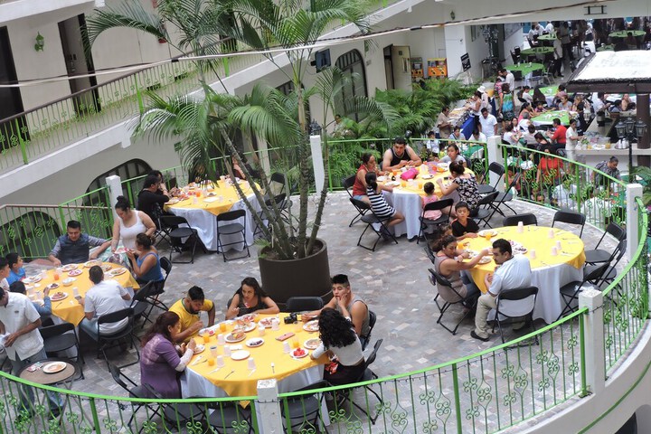 Dining Photos