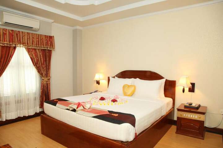 Room 5 of 34