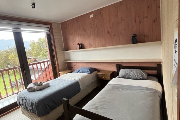 Room 4 of 33