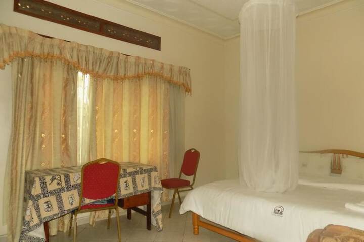 Room 16 of 32
