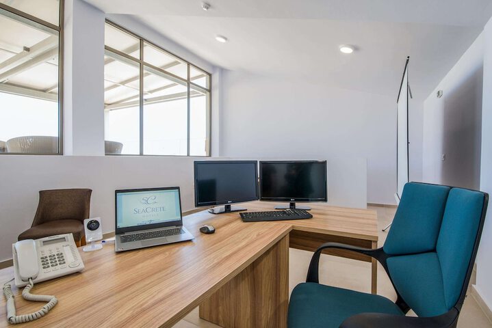 Business Center 252 of 312