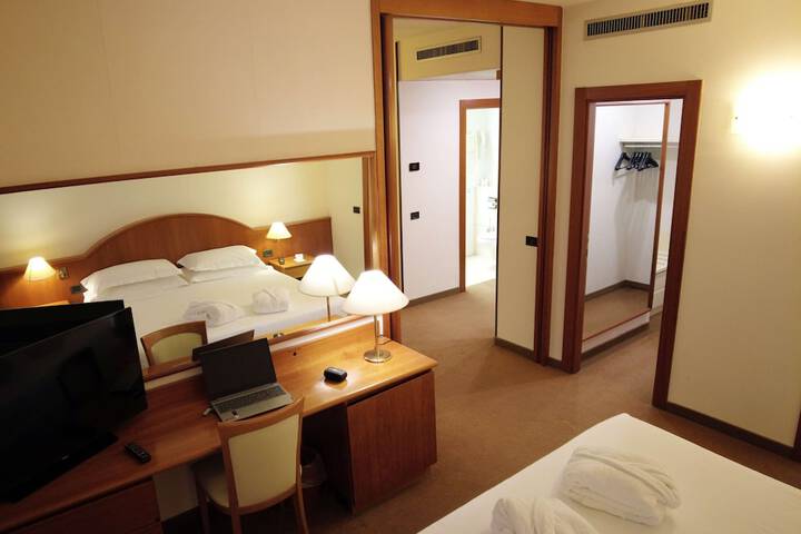 Room 26 of 73