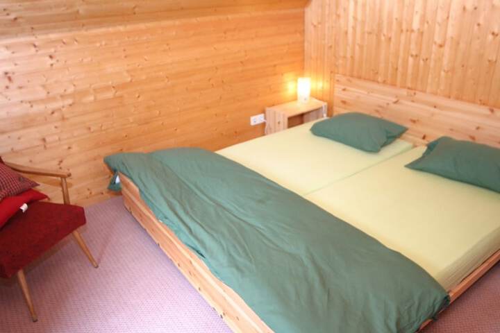 Room 7 of 33