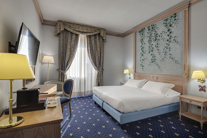 Room 22 of 62